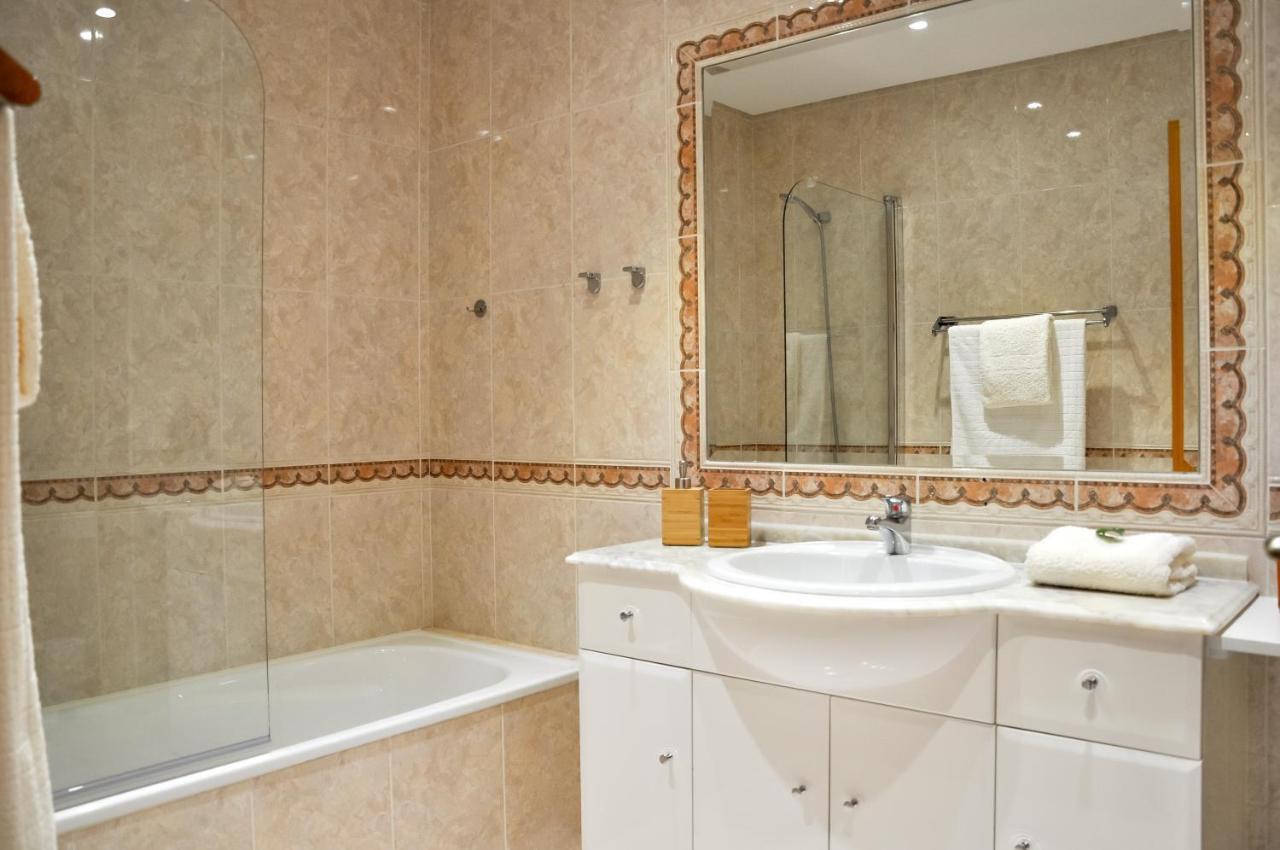 Lovelystay - 2Br Modern, Pool Access, Close To Marina & Beach Quarteira Εξωτερικό φωτογραφία